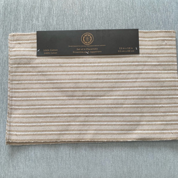 NWT White and Tan Rectangular Placemats - Picture 6 of 6